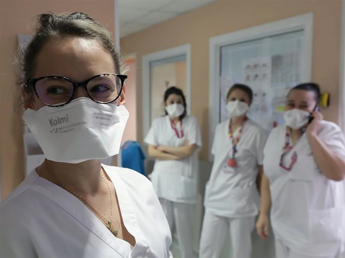 Enfermeras con mascarilla de protección al inicio de la crisis del COVID 19