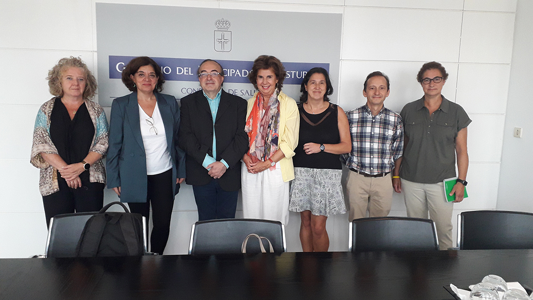 Participantes en la reunión de presentación de la nueva Consejera de Salud del Principado, con participación de SATSE.