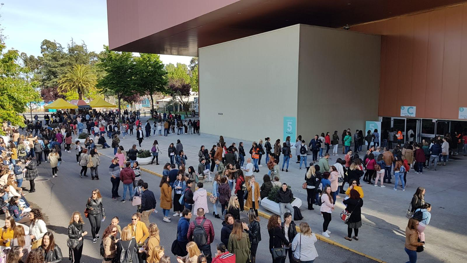 Aspirantes a una anterior OPE de Enfermería del Sespa en el Recinto Ferial Luis Adaro de Gijón